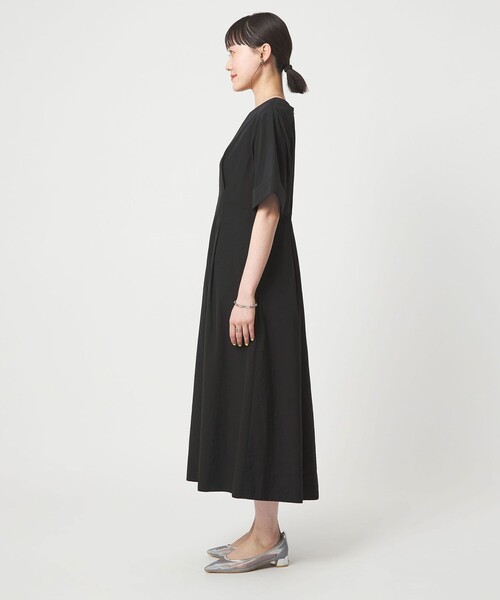 green label relaxing(グリーンレーベルリラクシング)の「フロント タック ワンピース(ワンピース・レディース・ブラック/オリーブ・FREE)」の10枚目の写真