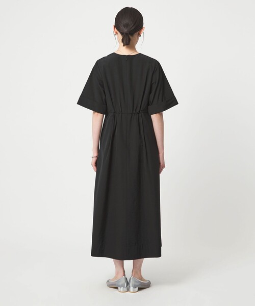 green label relaxing(グリーンレーベルリラクシング)の「フロント タック ワンピース(ワンピース・レディース・ブラック/オリーブ・FREE)」の11枚目の写真