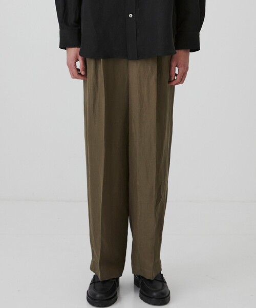 UNITED TOKYO(ユナイテッドトウキョウ)の「VINTAGE SILK LINEN 3タックスラックス(その他パンツ・メンズ・グレイッシュベージュ/ブラック・2/1)」の11枚目の写真