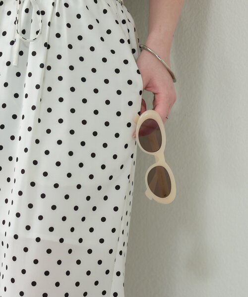 mystic(ミスティック)の「カラーキャットアイサングラス(サングラス・レディース・ピンク・ONE SIZE)」の4枚目の写真