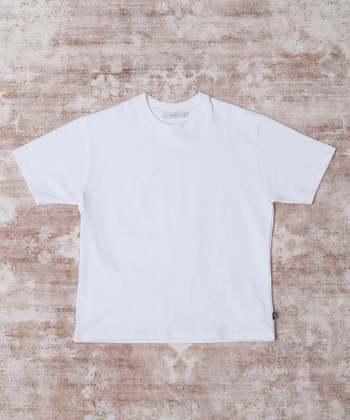 AREUBAN（アルバン）の「エッセンシャルクロップ半袖Tシャツ_ホワイト（Tシャツ/カットソー・メンズ・ホワイト・2/3）」の2枚目の写真