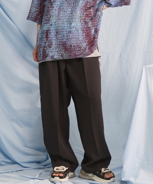 MAISON SPECIAL(メゾンスペシャル)の「《UNISEX》Wooly Mesh One-tuck Prime-Wide Tapered Slacks/ウーリーメッシュワンタックプライムワイドテーパードスラックス【MAISON SPECIAL/メゾンスペシャル】■セットアップ対応■(スラックス・メンズ・ラベンダー/チャコールグレー/ブラック・2/1/0)」の2枚目の写真