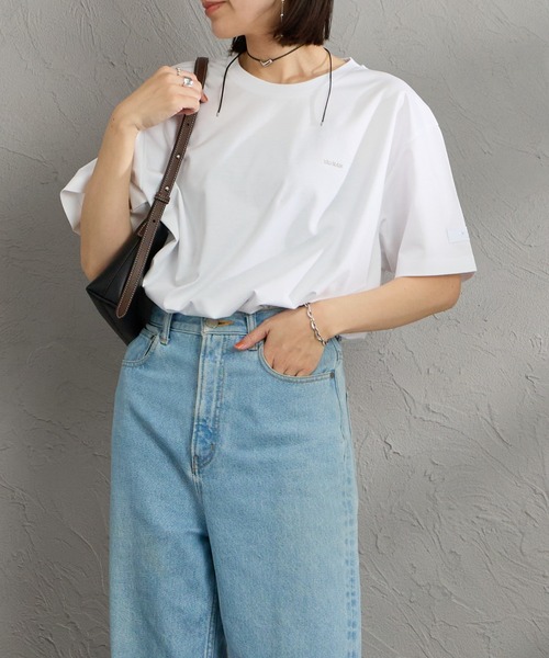 TATRAS（タトラス）の「[TATRAS/タトラス] 別注 DANILO ワンポイント刺繍ロゴ ショートスリーブTシャツ（Tシャツ/カットソー・レディース・ブラック/ホワイト・2/3/4/1）」の12枚目の写真