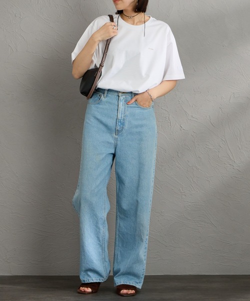 TATRAS（タトラス）の「[TATRAS/タトラス] 別注 DANILO ワンポイント刺繍ロゴ ショートスリーブTシャツ（Tシャツ/カットソー・レディース・ブラック/ホワイト・2/3/4/1）」の3枚目の写真