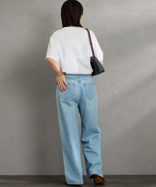 TATRAS（タトラス）の「[TATRAS/タトラス] 別注 DANILO ワンポイント刺繍ロゴ ショートスリーブTシャツ（Tシャツ/カットソー・レディース・ブラック/ホワイト・2/3/4/1）」の15枚目の写真