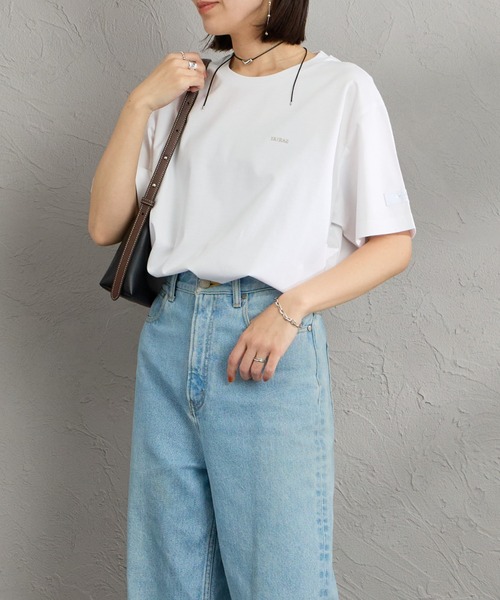 TATRAS（タトラス）の「[TATRAS/タトラス] 別注 DANILO ワンポイント刺繍ロゴ ショートスリーブTシャツ（Tシャツ/カットソー・レディース・ブラック/ホワイト・2/3/4/1）」の4枚目の写真