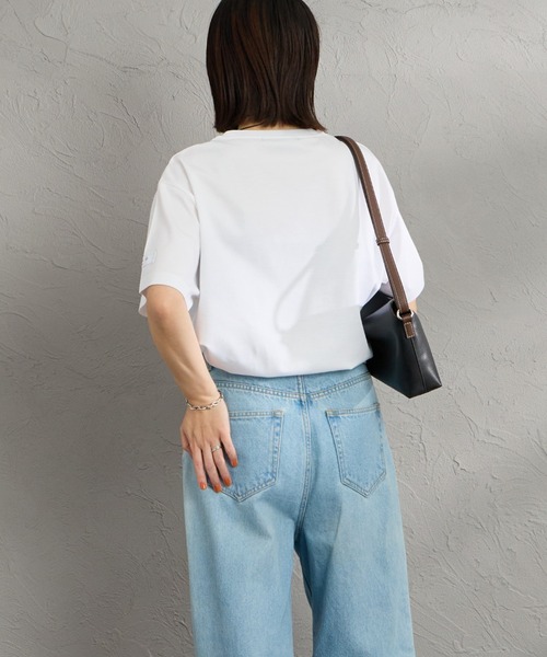 TATRAS（タトラス）の「[TATRAS/タトラス] 別注 DANILO ワンポイント刺繍ロゴ ショートスリーブTシャツ（Tシャツ/カットソー・レディース・ブラック/ホワイト・2/3/4/1）」の5枚目の写真