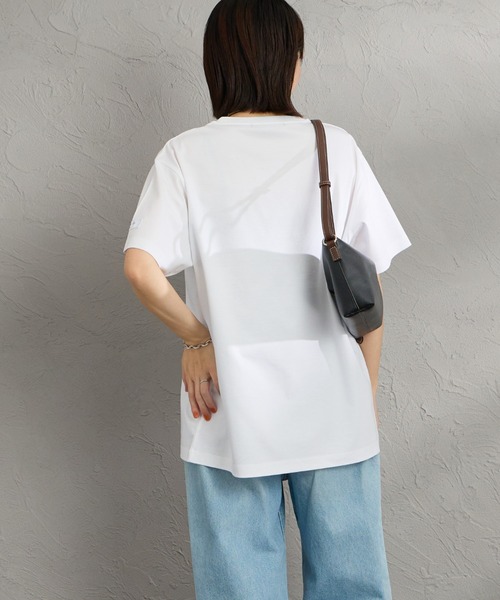 TATRAS（タトラス）の「[TATRAS/タトラス] 別注 DANILO ワンポイント刺繍ロゴ ショートスリーブTシャツ（Tシャツ/カットソー・レディース・ブラック/ホワイト・2/3/4/1）」の10枚目の写真