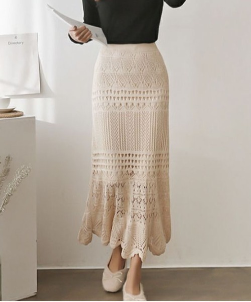 &soiree(アンドソワレ)の「透かし編みフレアスカート(スカート・レディース・アイボリー/ブラック・SMALL/MEDIUM/LARGE/X-LARGE)」の1枚目の写真