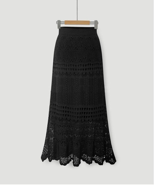 &soiree(アンドソワレ)の「透かし編みフレアスカート(スカート・レディース・アイボリー/ブラック・SMALL/MEDIUM/LARGE/X-LARGE)」の2枚目の写真