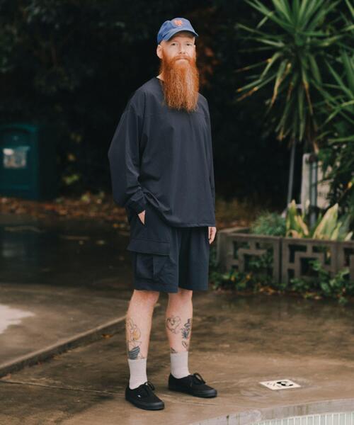 URBAN RESEARCH（アーバンリサーチ）の「Wide Dad　BREEZY TECH CARGO SHORTS（その他パンツ・メンズ・ネイビー/ブラック・2/1）」の2枚目の写真