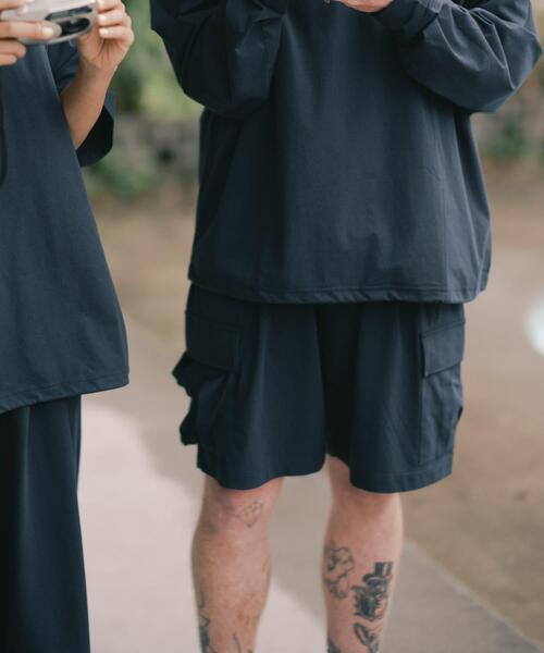 URBAN RESEARCH（アーバンリサーチ）の「Wide Dad　BREEZY TECH CARGO SHORTS（その他パンツ・メンズ・ネイビー/ブラック・2/1）」の6枚目の写真