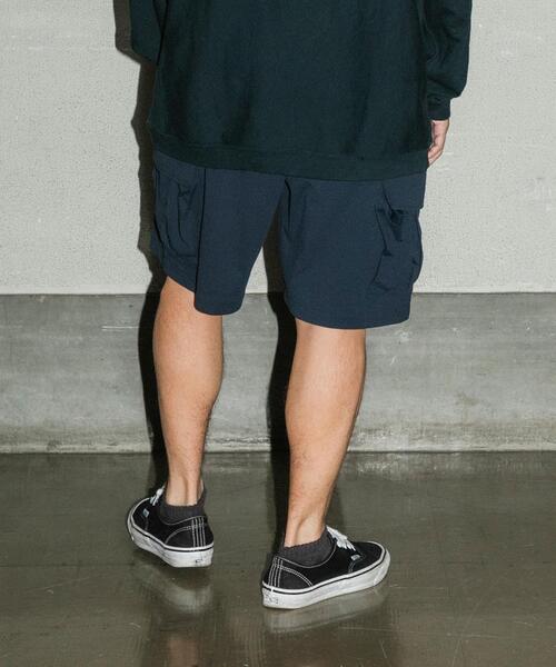 URBAN RESEARCH（アーバンリサーチ）の「Wide Dad　BREEZY TECH CARGO SHORTS（その他パンツ・メンズ・ネイビー/ブラック・2/1）」の10枚目の写真