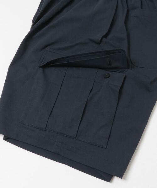 URBAN RESEARCH（アーバンリサーチ）の「Wide Dad　BREEZY TECH CARGO SHORTS（その他パンツ・メンズ・ネイビー/ブラック・2/1）」の15枚目の写真