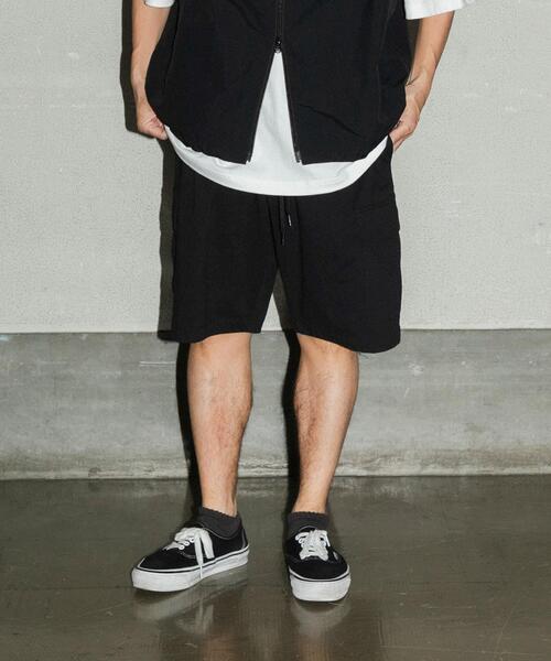 URBAN RESEARCH(アーバンリサーチ)の「Wide Dad BREEZY TECH CARGO SHORTS(その他パンツ・メンズ・ネイビー/ブラック・2/1)」の15枚目の写真