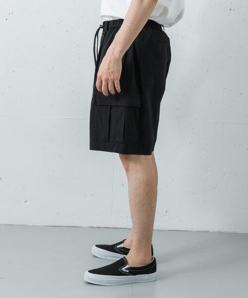 URBAN RESEARCH(アーバンリサーチ)の「Wide Dad BREEZY TECH CARGO SHORTS(その他パンツ・メンズ・ネイビー/ブラック・2/1)」の19枚目の写真