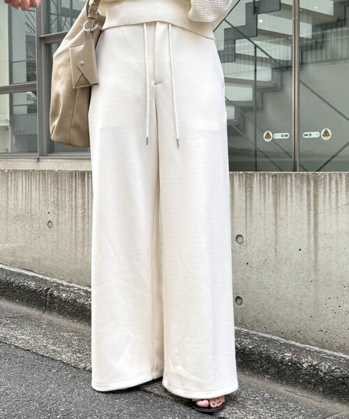 LOUNGEDRESS（ラウンジドレス）の「ドロストスウェットパンツ（スウェットパンツ・レディース・アイボリー/グレー・SMALL/MEDIUM）」の14枚目の写真