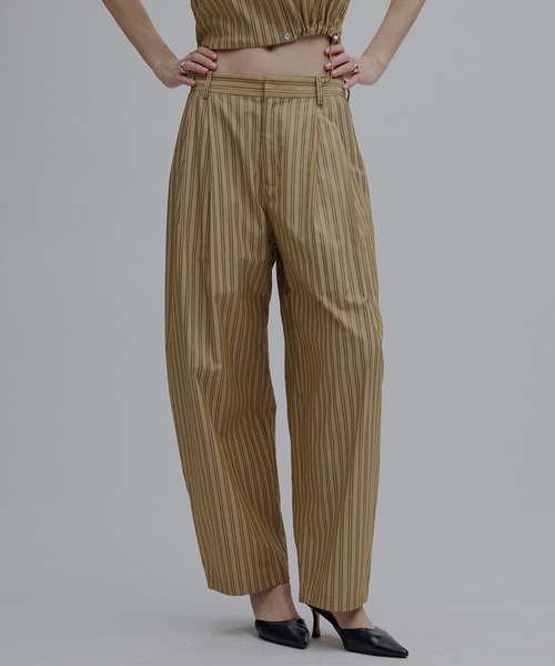 Ameri(アメリ)の「MULTI STRIPE EGG PANTS(その他パンツ・レディース・アイボリー/ベージュ/ブルー・SMALL/MEDIUM)」の1枚目の写真