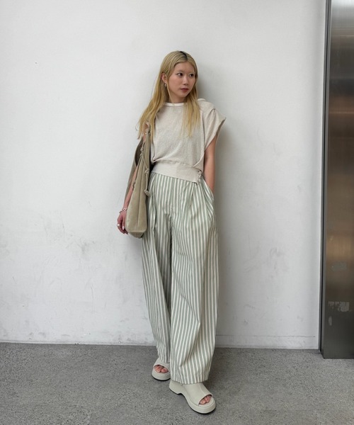 Ameri(アメリ)の「MULTI STRIPE EGG PANTS(その他パンツ・レディース・アイボリー/ベージュ/ブルー・SMALL/MEDIUM)」の6枚目の写真