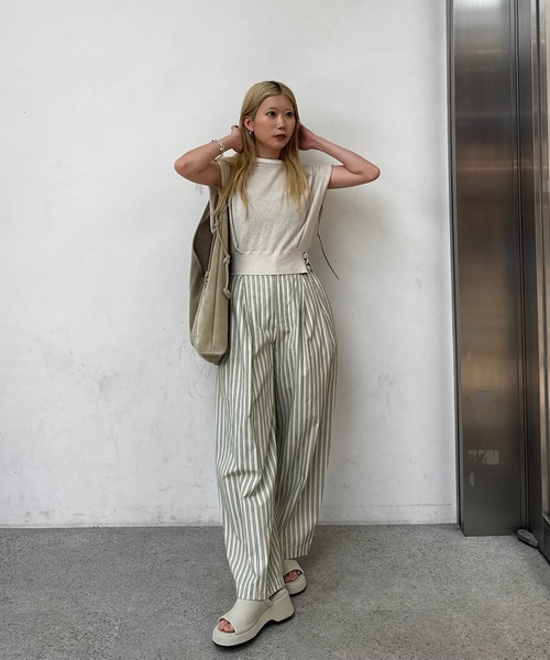 Ameri(アメリ)の「MULTI STRIPE EGG PANTS(その他パンツ・レディース・アイボリー/ベージュ/ブルー・SMALL/MEDIUM)」の5枚目の写真