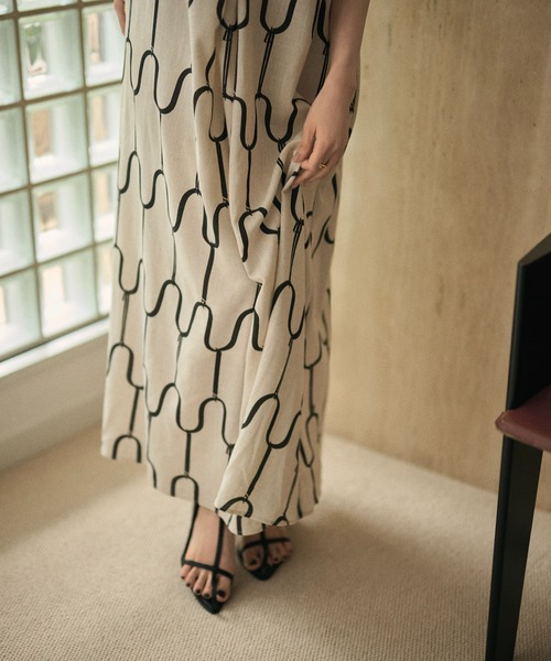 LAULEN(ローレン)の「geometric pattern linen long dress /ジオメトリック柄リネンブレンドロングワンピース(ワンピース・レディース・ブラック/ブラウン・FREE)」の22枚目の写真