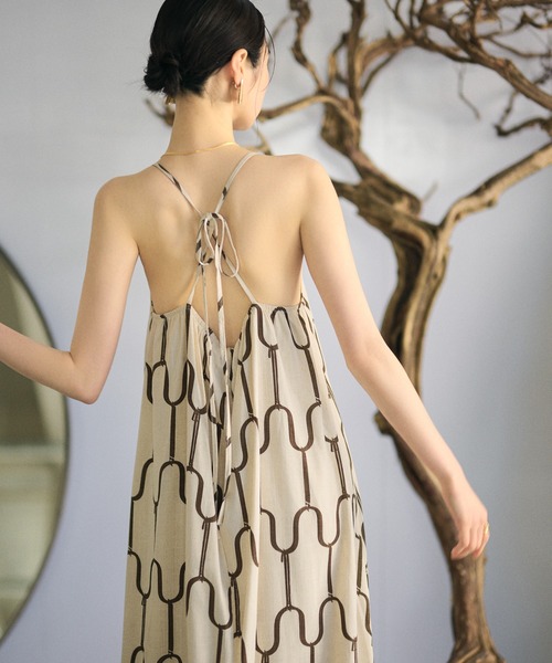 LAULEN(ローレン)の「geometric pattern linen long dress /ジオメトリック柄リネンブレンドロングワンピース(ワンピース・レディース・ブラック/ブラウン・FREE)」の4枚目の写真