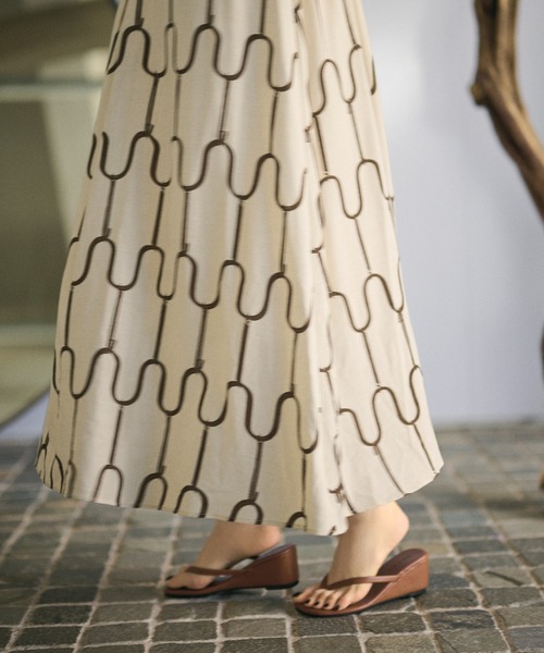 LAULEN(ローレン)の「geometric pattern linen long dress /ジオメトリック柄リネンブレンドロングワンピース(ワンピース・レディース・ブラック/ブラウン・FREE)」の6枚目の写真