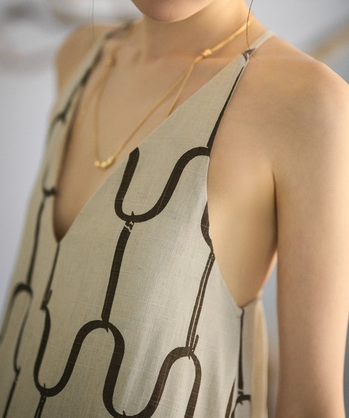 LAULEN(ローレン)の「geometric pattern linen long dress /ジオメトリック柄リネンブレンドロングワンピース(ワンピース・レディース・ブラック/ブラウン・FREE)」の7枚目の写真
