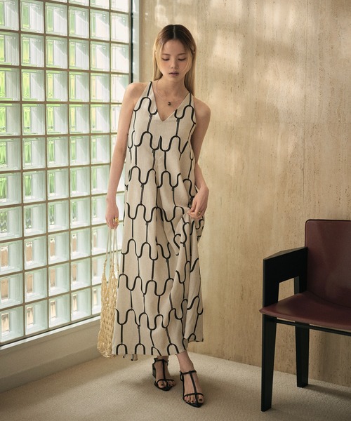 LAULEN(ローレン)の「geometric pattern linen long dress /ジオメトリック柄リネンブレンドロングワンピース(ワンピース・レディース・ブラック/ブラウン・FREE)」の13枚目の写真