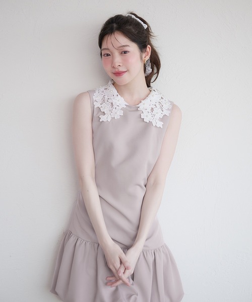 fupel(フぺル)の「flower lace collar balloon onepiece / フラワーレース襟バルーンワンピース(ワンピース・レディース・ブラック/グレイッシュベージュ・FREE)」の1枚目の写真