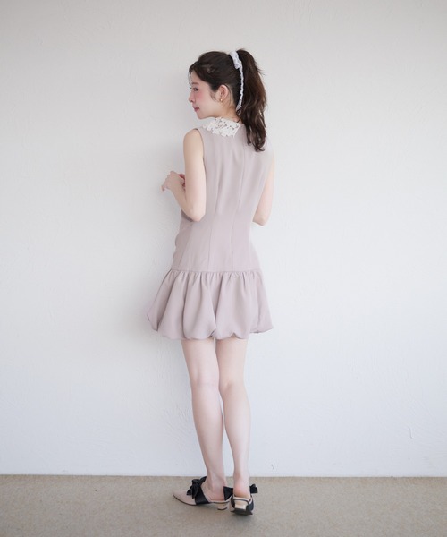 fupel(フぺル)の「flower lace collar balloon onepiece / フラワーレース襟バルーンワンピース(ワンピース・レディース・ブラック/グレイッシュベージュ・FREE)」の21枚目の写真