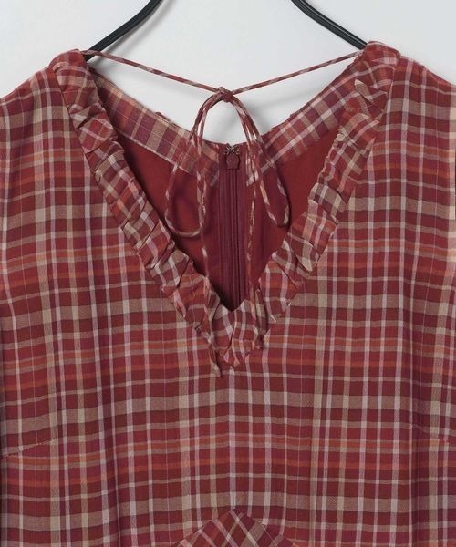 JEANASIS（ジーナシス）の「Vネックチェックワンピース/668417（ワンピース・レディース・ネイビー系/レッド系その他・FREE）」の4枚目の写真