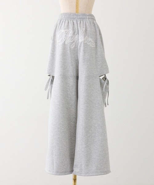 one after another NICE CLAUP(ワンアフターアナザーナイスクラップ)の「【セットアップ可能/パーカー別売り】【SMサイズ展開あり】サイドカットリボンスウェットパンツ(スウェットパンツ・レディース・グレー/ピンク/ブラック・MEDIUM/SMALL)」の4枚目の写真