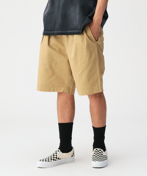 BEAMS(ビームス)の「2プリーツ チノ ショーツ【ワイドフィット】(その他パンツ・メンズ・ブラック/ベージュ/ネイビー・S/M/L/XL)」の3枚目の写真