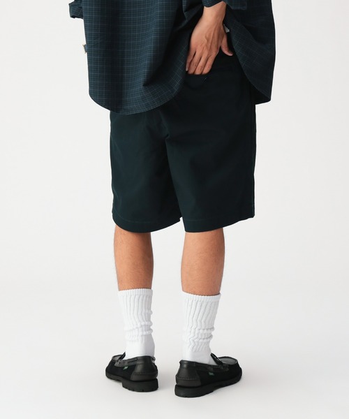 BEAMS(ビームス)の「2プリーツ チノ ショーツ【ワイドフィット】(その他パンツ・メンズ・ブラック/ベージュ/ネイビー・S/M/L/XL)」の7枚目の写真