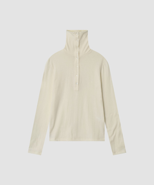 THE LILLE(ザ リル)の「High-Neck Button Open T_Ivory(Tシャツ/カットソー・レディース・その他・FREE)」の2枚目の写真