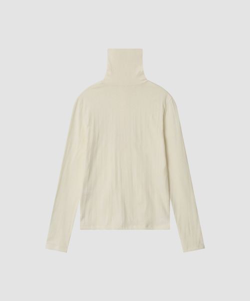 THE LILLE(ザ リル)の「High-Neck Button Open T_Ivory(Tシャツ/カットソー・レディース・その他・FREE)」の3枚目の写真