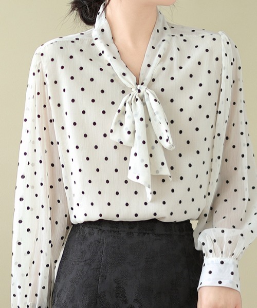 LUCPY（ラクピー）の「ドットシアーボウタイブラウス（シャツ/ブラウス・レディース・ブラック/ホワイト・XX-LARGE/X-LARGE/LARGE/MEDIUM）」の6枚目の写真