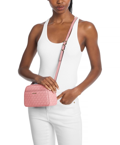MICHAEL KORS(マイケルコース)の「JET SET カメラバッグ スモール - MKシグネチャー(ショルダーバッグ・レディース・ピンク系・FREE)」の2枚目の写真