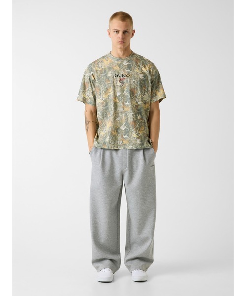 GUESS JEANS(ゲスジーンズ)の「GUESS JEANS Baker Logo Tee Tシャツ 半袖 ロゴTシャツ(Tシャツ/カットソー・メンズ・グリーン系カモフラージュ・MEDIUM/X-LARGE/LARGE/SMALL)」の5枚目の写真