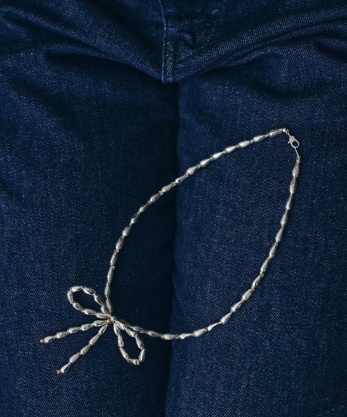 Fauvirame(フォーヴィレイム)の「【Fauvirame】26SS新作 Souffle Beads Ribbon Neckless / スフレビーズリボンネックレス(ネックレス・レディース・Silver・ONE SIZE)」の3枚目の写真