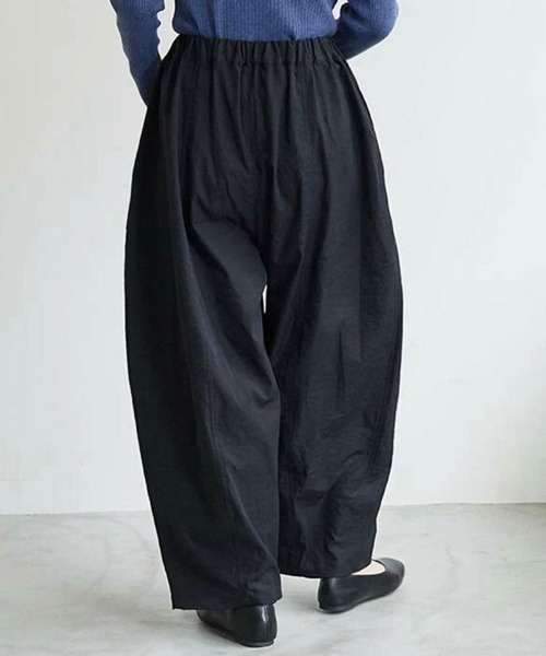 Flugge(フラッジー)の「ウエストゴムバレルパンツ(その他パンツ・レディース・ベージュ/ブラック・LARGE/MEDIUM)」の4枚目の写真
