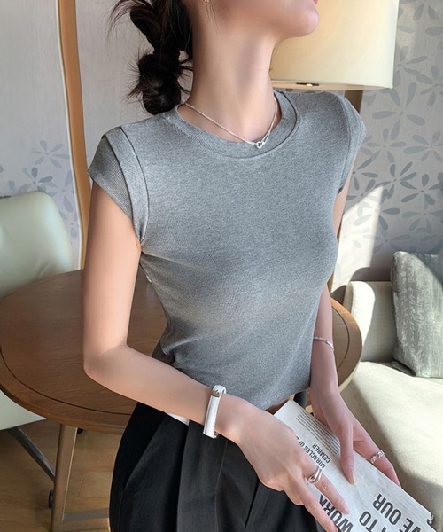 by LEGNA(バイレグナ)の「大人リブフレンチスリーブトップス(Tシャツ/カットソー・レディース・ブラック/グレー・LARGE/SMALL/MEDIUM)」の4枚目の写真