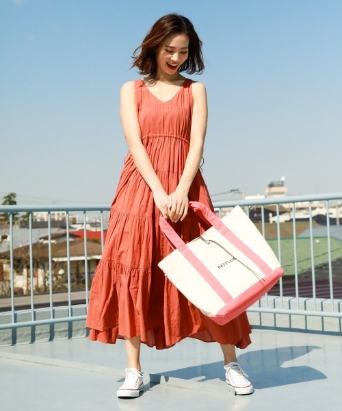 BAYFLOW(ベイフロー)の「BAYFLOW/コンチョロゴトート(Lサイズ)(トートバッグ・レディース・アイボリー/ネイビー/グレー/その他1/ブラウン/ブラック/クリアブルー/ピンク・FREE)」の12枚目の写真