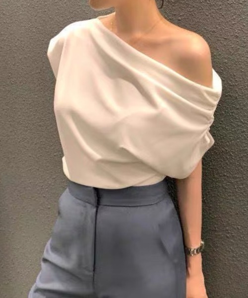 ampm（エーエムピーエム）の「ワンショルダードレープトップス アシンメトリーオフショルダー ギャザートップス（Tシャツ/カットソー・レディース・ホワイト/ブラック・S/M）」の15枚目の写真