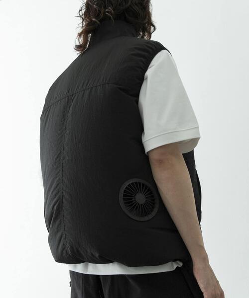 URBAN RESEARCH Sonny Label(アーバンリサーチサニーレーベル)の「COOLING FAN STAND VEST(ベスト・メンズ・ブラック/チャコールグレー・SMALL/MEDIUM/LARGE)」の4枚目の写真