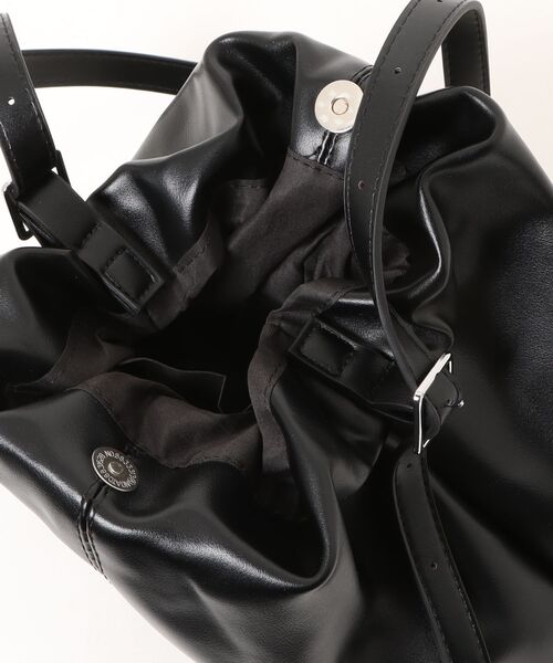unnu(ユヌ)の「2wayショルダー ギャザーPUバッグ(ショルダーバッグ・レディース・ブラウン/ブラック・F)」の13枚目の写真