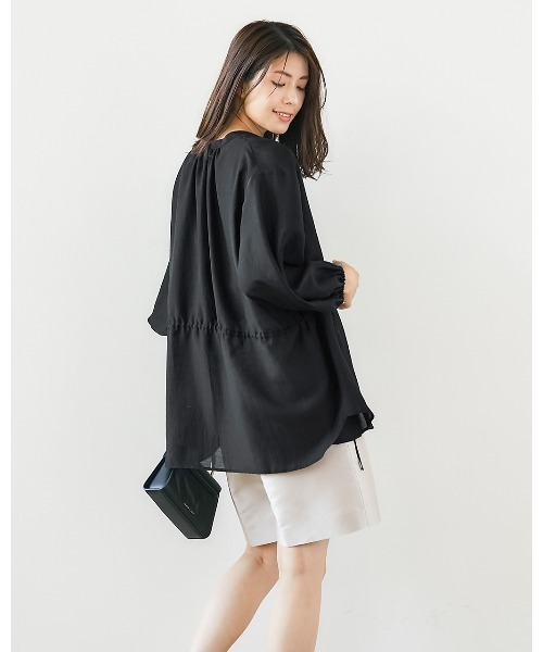 DoCLASSE( ドゥクラッセ)の「シアーロングシャツ・インナータンクセット(シャツ/ブラウス・レディース・ダークブラウン/ブルー/ストーン/ライトブルー/ブラック/オリーブ/アイボリー・LL/3L/S/M/L)」の9枚目の写真