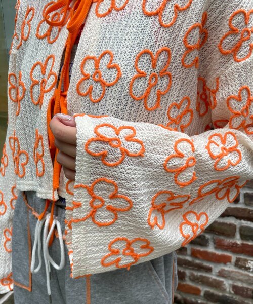 HELLO.SANFRANCISCO（ハローサンフランシスコ）の「【HELLO.SANFRANCISCO】2WAYフラワーシアー刺繍ボレロ（カーディガン/ボレロ・レディース・ホワイト/ブラック/イエロー・ONE SIZE）」の15枚目の写真
