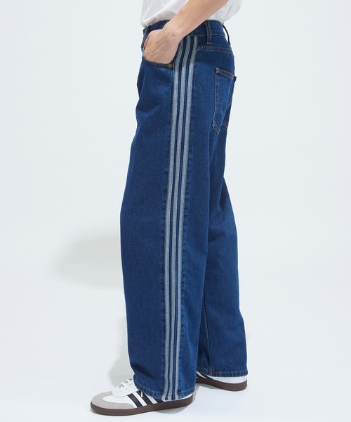 adidas(アディダス)の「【adidas】FIREBIRD ADICOLOR デニムトラックパンツ(デニムパンツ・メンズ・ブルー/ブラック・30/32/33/34)」の2枚目の写真